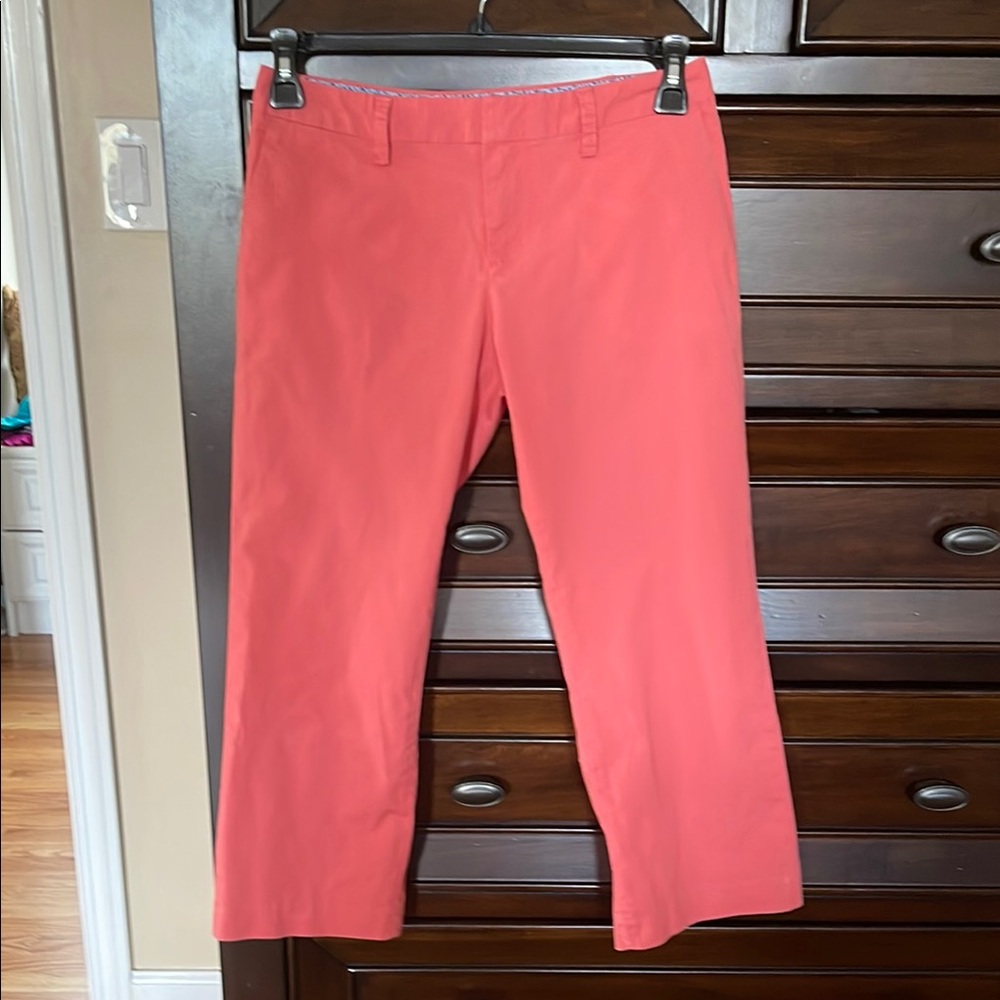 Vineyard Vines Coral Capris Size 4 EUC